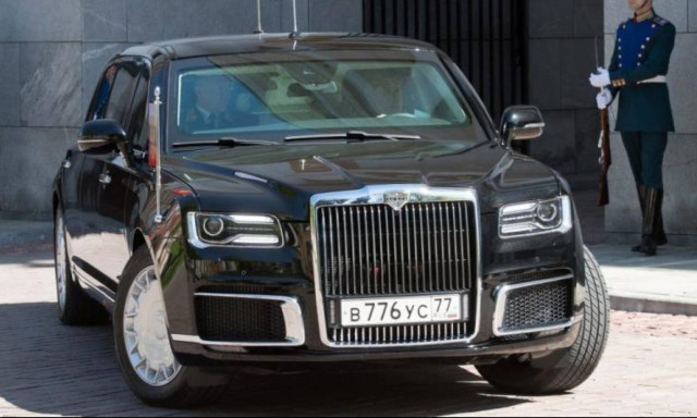 Crash test: Σε τι διαφέρουν οι λιμουζίνες του Τραμπ και του Πούτιν; (vids+pics)