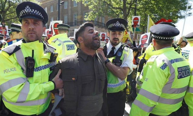 Επεισόδια στο Λονδίνο μεταξύ Τούρκων και Κούρδων διαδηλωτών