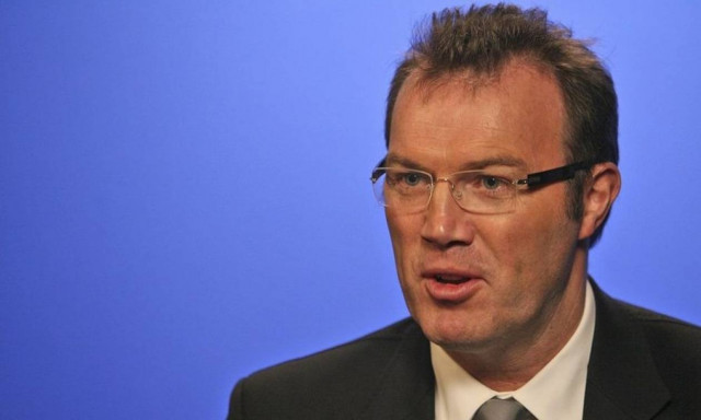 Εσπευσμένα στο νοσοκομείο μεταφέρθηκε ο βασιλικός βιογράφος, Άντριου Μόρτον