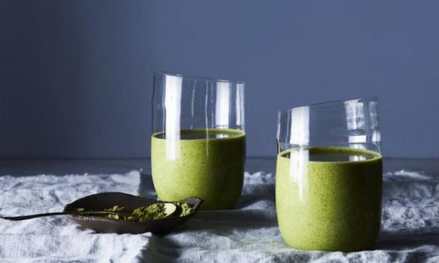 Ξεκινάμε τα μαγικά πράσινα smoothies, γιατί το καλοκαίρι πλησιάζει ή μάλλον... ήρθε