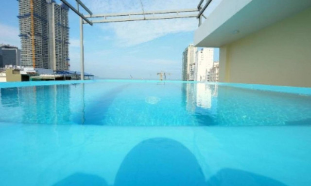 Είδε αυτό στο Booking - Έπαθε ΣΟΚ όταν έφτασε στο δωμάτιο κι αντίκρυσε την… αλήθεια! (pics)