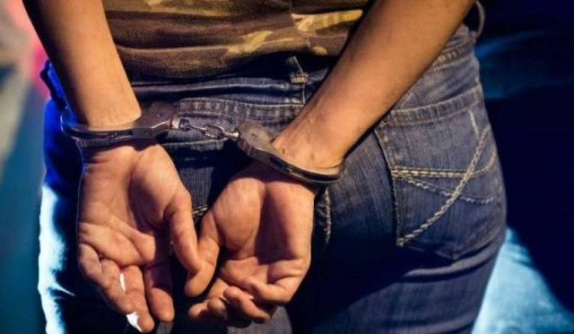 Βόλος: Σύλληψη 52χρονης για παιδική πορνογραφία - Πουλούσε φωτογραφίες και βίντεο της κόρης της