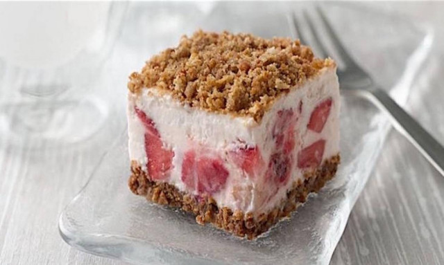 Αυτό το γλυκό ψυγείου είναι crunchy και φραουλένιο!