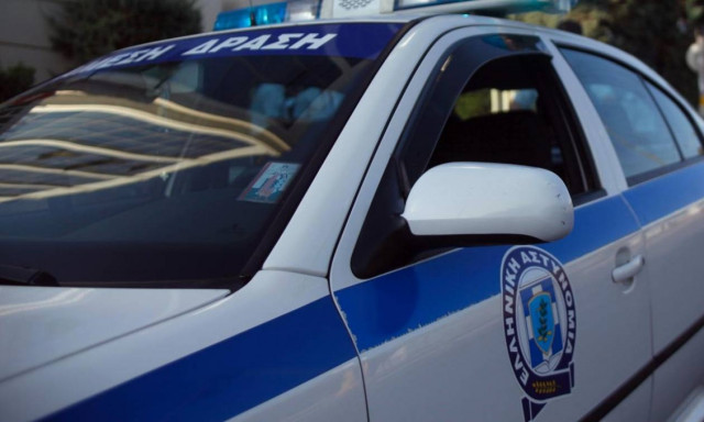 Σοκ στα Τρίκαλα: Έδεσε το ανήλικο παιδί του σε καρότσα αυτοκίνητου και το έσερνε στο δρόμο