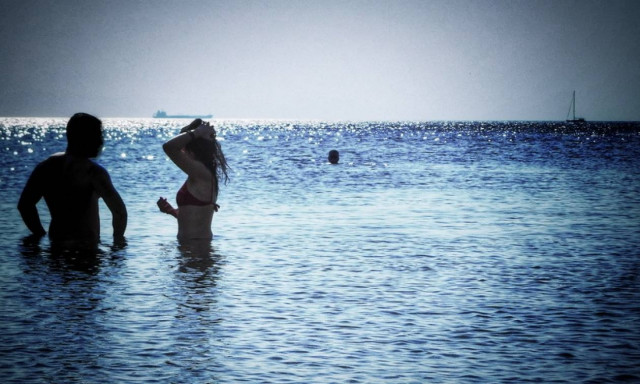 Καιρός για μπάνιο: Στους 30 βαθμούς η θερμοκρασία - Πού θα σημειωθούν καταιγίδες (pics)