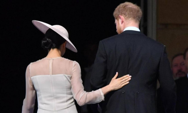 Πρίγκιπας Χάρι - Μέγκαν Μαρκλ: Δείτε φωτογραφίες από την πρώτη δημόσια εμφάνιση των νεόνυμφων