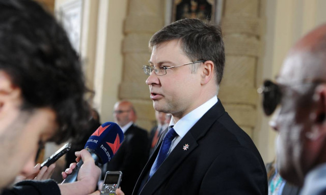 Ντομπρόβσκις: Όλα δείχνουν ότι το Μνημόνιο τελειώνει στις 20 Αυγούστου