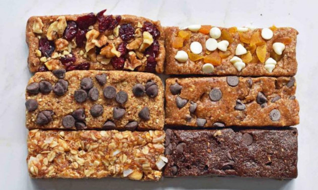 Έξι συνταγές για σπιτικές μπάρες Granola