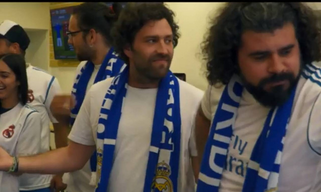 #ZiseToPodosfairo: «Πρόβα» τελικού Champions League σε πρακτορείο ΟΠΑΠ