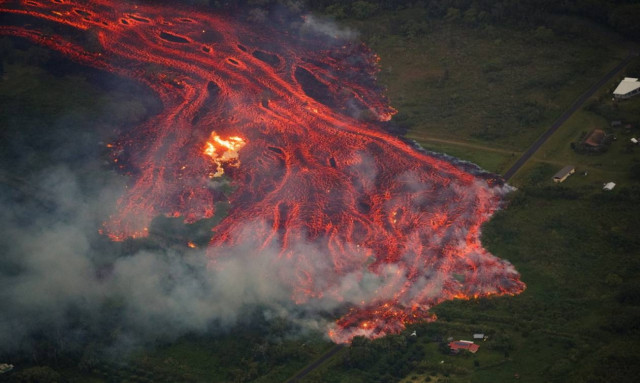 Εντυπωσιακό: Η έκρηξη του ηφαιστείου Κιλαουέα από το Διάστημα (pics)