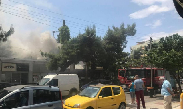 Πυρκαγιά σε εστιατόριο στον Άλιμο (pics+vid)