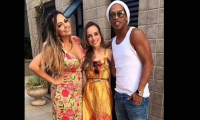 Ο Ροναλντίνιο ΔΕΝ παντρεύεται δύο γυναίκες! Ή μήπως όχι; (video)