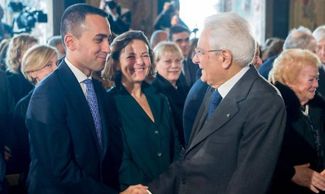 Ιταλία: Ο αρχηγός των Πέντε Αστέρων ζητά να κατηγορηθεί ο Ματταρέλα για εσχάτη προδοσία