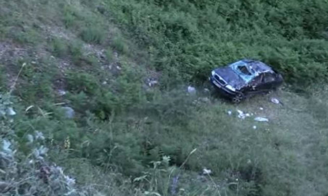 Εικόνες σοκ από το τροχαίο στα Τρίκαλα: Σκοτώθηκε μωρό 13 μηνών μπροστά στους γονείς του