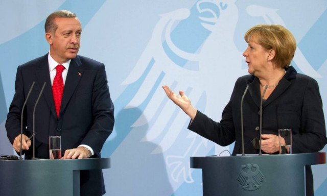 Πρόσκληση Μέρκελ σε Ερντογάν να επισκεφθεί το Βερολίνο