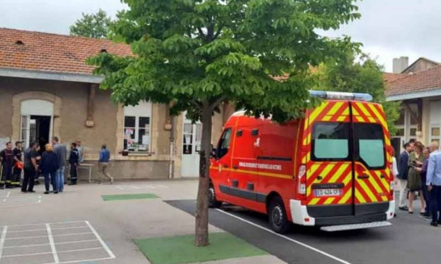 Γαλλία: Κατέρρευσε η οροφή δημοτικού σχολείου - Τουλάχιστον 14 τραυματίες (pics)