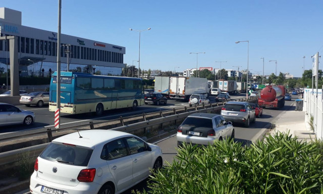 Απεργία: Πώς κινούνται σήμερα τα ΜΜΜ - Κυκλοφοριακό χάος ταλαιπώρησε τους Αθηναίους (pics&vids)