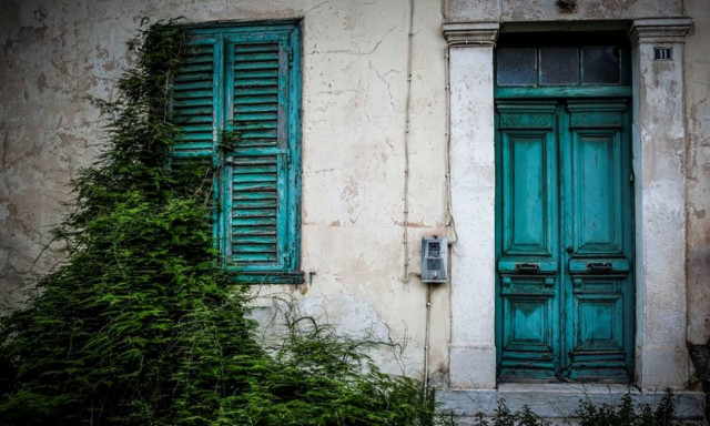 Έχετε ακίνητη περιουσία; Αυτοί είναι οι 20 φόροι που «φουσκώνουν»