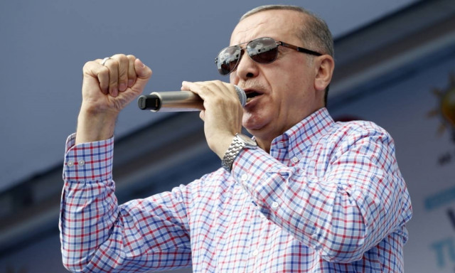 Εξοργιστικός ο Ερντογάν: Αφού πρώτα «αφάνισε» τους Κούρδους τώρα ζητά την ψήφο τους (Vid)