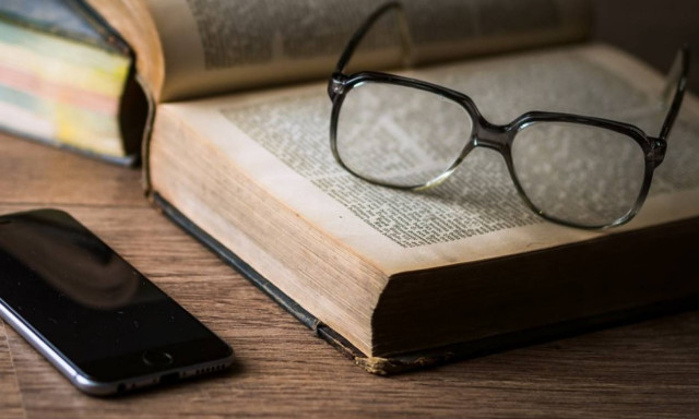 Έρευνα: Όσο πιο πολύ διαβάζει κανείς τόσο αυξάνεται και η μυωπία