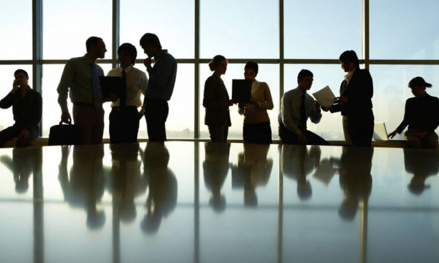 Είστε άνεργος; Αυτά τα οκτώ προγράμματα προσφέρουν 75.141 θέσεις εργασίας!