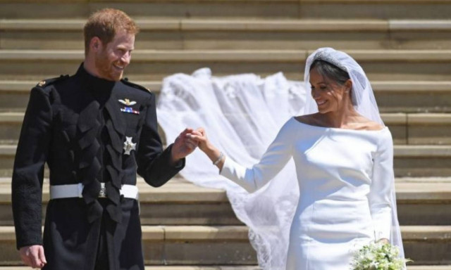 Αυτό είναι το πολυτελές γαμήλιο δώρο της Ελισάβετ στη Μέγκαν και τον Χάρι! (pic)