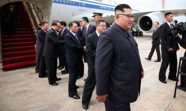 Ιστορική στιγμή: Η πρώτη επίσημη συνάντηση του Κιμ Γιονγκ Ουν στη Σιγκαπούρη