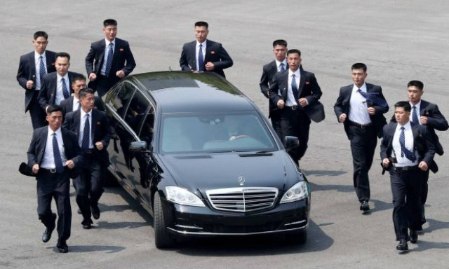 Τραμπ – Κιμ Γιονγκ Ουν: «Φρούριο» η Σιγκαπούρη λίγο πριν από την ιστορική συνάντηση (Vid)