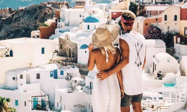 Υπουργείο Τουρισμού: Νέο ρεκόρ στις αφίξεις των τουριστών για φέτος