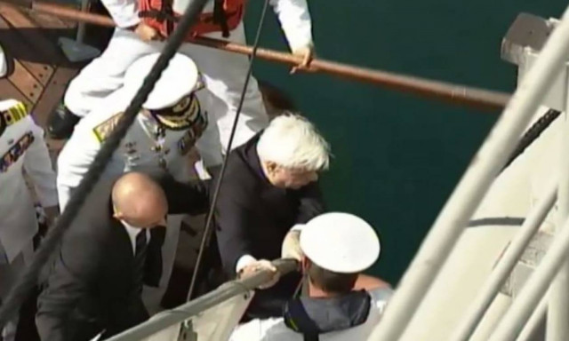 Επιθεώρηση του Στόλου από τον Προκόπη Παυλόπουλο (vid)