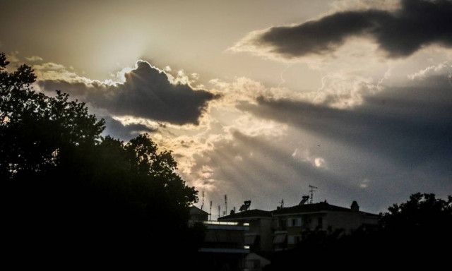 Αλλάζει ο καιρός: Έρχεται κακοκαιρία με καταιγίδες και χαλάζι  - Σε αυτές τις περιοχές θα «χτυπήσει»