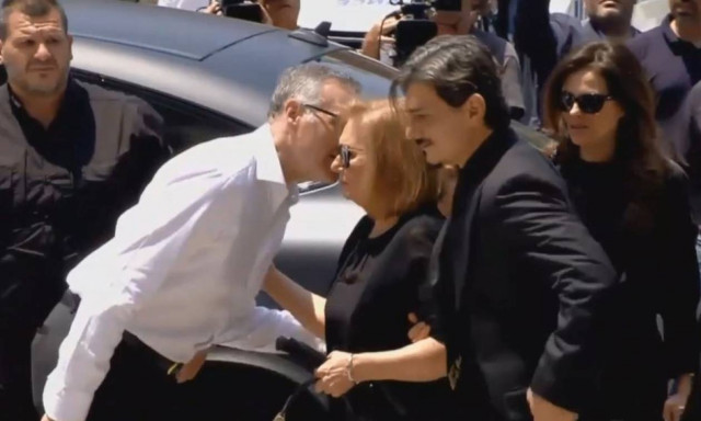 Στη Μητρόπολη ο Δημήτρης Γιαννακόπουλος για το «ύστατo χαίρε» στον πατέρα του, Παύλο