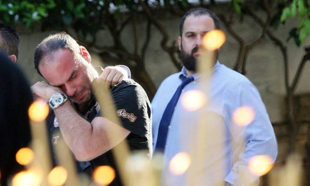 Παύλος Γιαννακόπουλος: Τεράστια συγκίνηση στο λαϊκό προσκύνημα στη Μητρόπολη Αθηνών (pics)