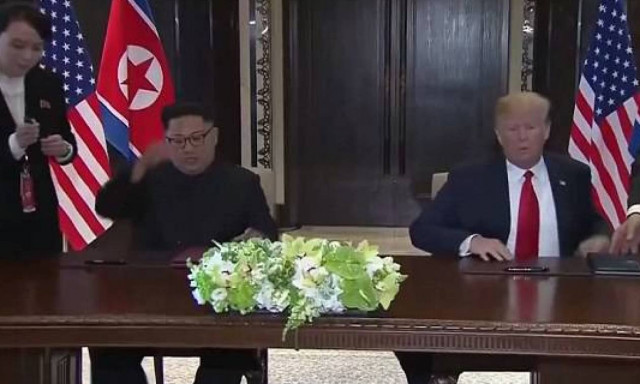 Απίστευτος Κιμ: Φοβήθηκε μήπως τον δηλητηριάσουν με το… στυλό και δείτε τι επικό έκανε! (video)