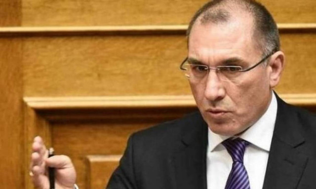 «Ναι» στην πρόταση μομφής από Δημήτρη Καμμένο - Ρήγμα στην κυβέρνηση