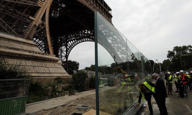 Ο Πύργος του Άιφελ «θωρακίζεται» ενάντια σε τρομοκρατικές επιθέσεις