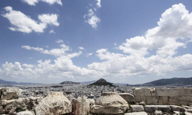 Καιρός: Υποχωρεί ο «Μίνωας» αλλά επιμένουν και την Τετάρτη οι βροχές και οι καταιγίδες (pics)