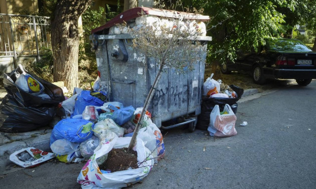 Κανονικά λειτουργεί ο ΧΥΤΑ Φυλής - Μαζεύουν τα σκουπίδια από τους δρόμους της Αθήνας