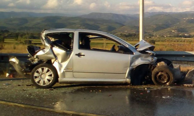 Αμφιλοχία: Εικόνες ΣΟΚ από σοβαρό τροχαίο στον κόμβο της Ιόνιας Οδού