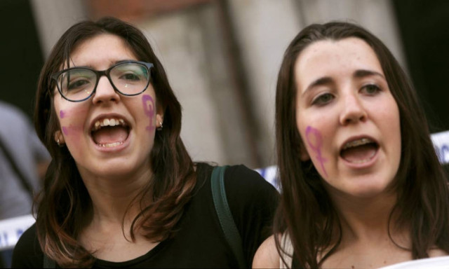 Ισπανία: Οργή για την επικείμενη αποφυλάκιση 5 ανδρών που κατηγορήθηκαν για ομαδικό βιασμό