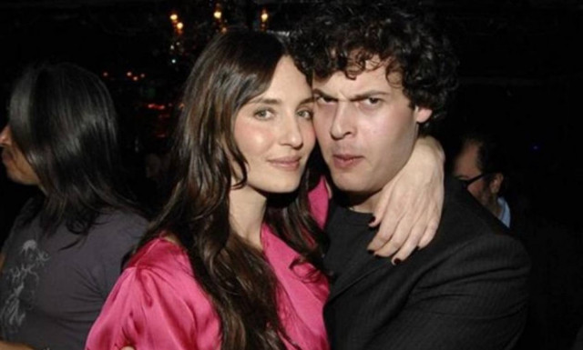 Φρικιαστικό: Μεγιστάνας τής ξερίζωσε το σκαλπ και ξέσκισε το πρόσωπό της αντιγράφοντας βιβλίο του