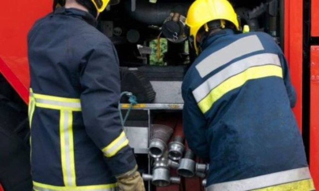 Firefighters called to two fires in Thessaloniki