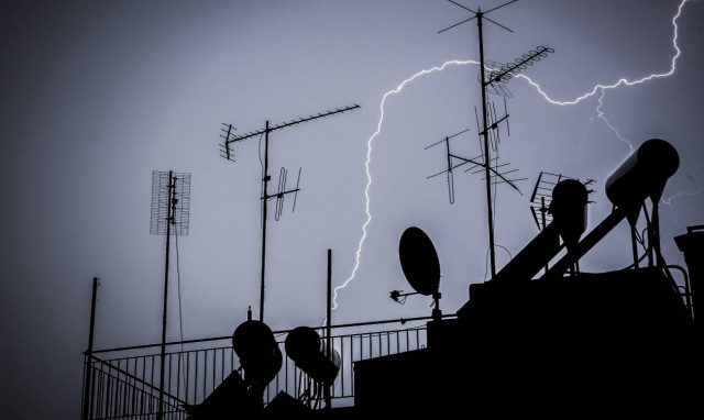 Καιρός: Η «Νεφέλη» έτοιμη να «χτυπήσει» την Ελλάδα – Νέο σφοδρό κύμα κακοκαιρίας