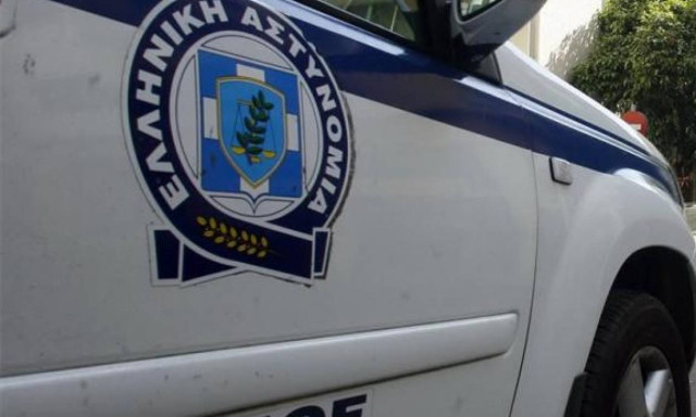 Police intercept 48 migrants/refugees walking on Egnatia Highway
