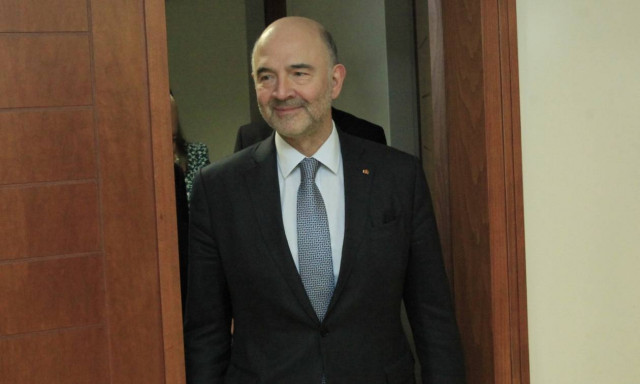 Αυστηρό μήνυμα Μοσκοβισί: Οικονομικές κυρώσεις σε όσες χώρες της ΕΕ δεν δέχονται πρόσφυγες