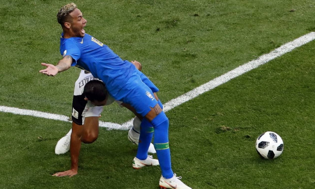 Παγκόσμιο Κύπελλο Ποδοσφαίρου 2018: Μπαρ θα κερνάει σφηνάκια για κάθε... «βουτιά» του Νεϊμάρ!