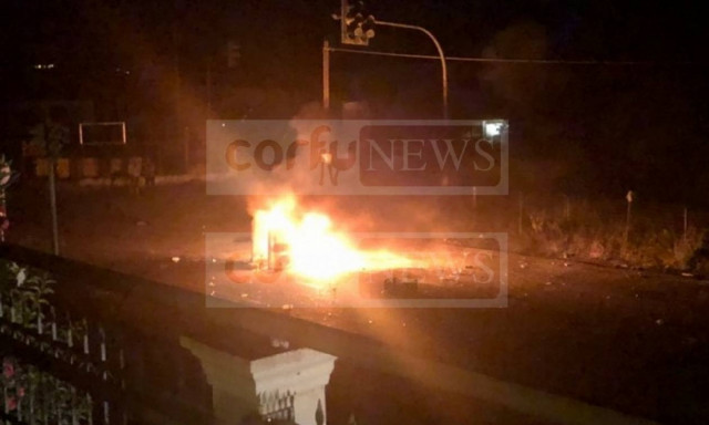 Κέρκυρα: Πεδίο μάχης η Λευκίμμη - Εκτεταμένα επεισόδια των ΜΑΤ με κατοίκους (pics+vids)