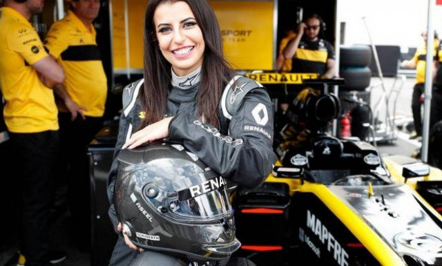 Δείτε την πανέμορφη οδηγό της Φόρμουλα 1 από τη Σαουδική Αραβία (pic&vid)