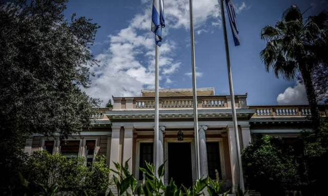 Μαξίμου: Επιχειρηματίες απεργάζονται σχέδιο αποστασίας για λογαριασμό Μητσοτάκη