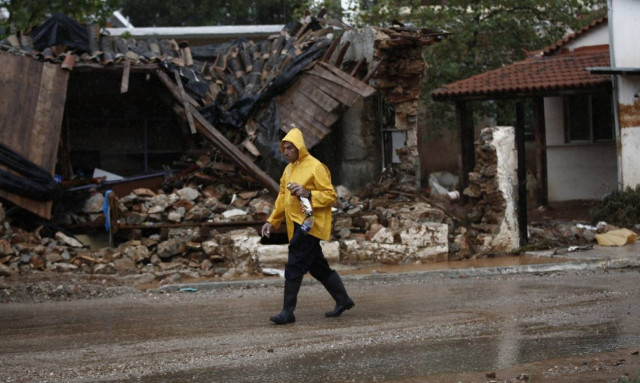 Μάνδρα: Αγωνία και απόγνωση μέσα στις λάσπες - Φόβοι ότι η «Νεφέλη» θα χτυπήσει ξανά τη Δ. Αττική